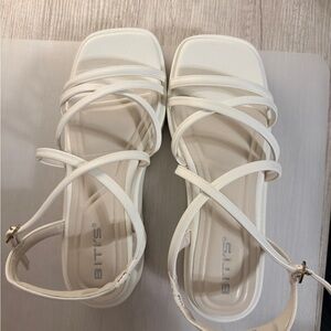 NEW Women's White Strappy Sandals